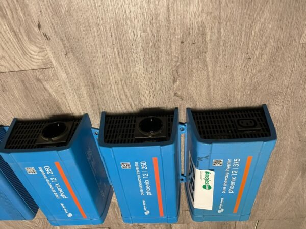 Gebruikte Victron omvormers 7x | nr 681 | getest - Afbeelding 11