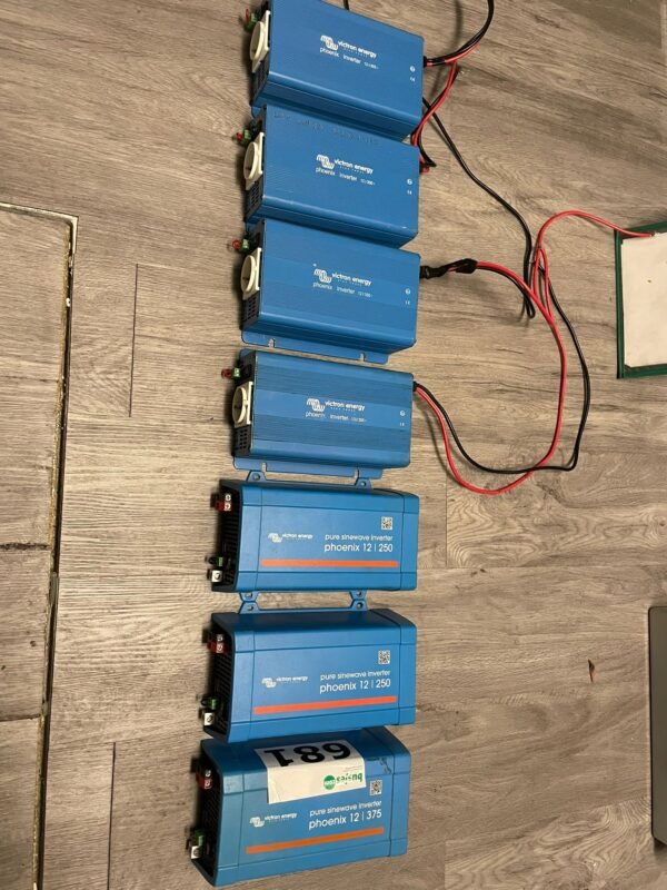 Gebruikte Victron omvormers 7x | nr 681 | getest - Afbeelding 3