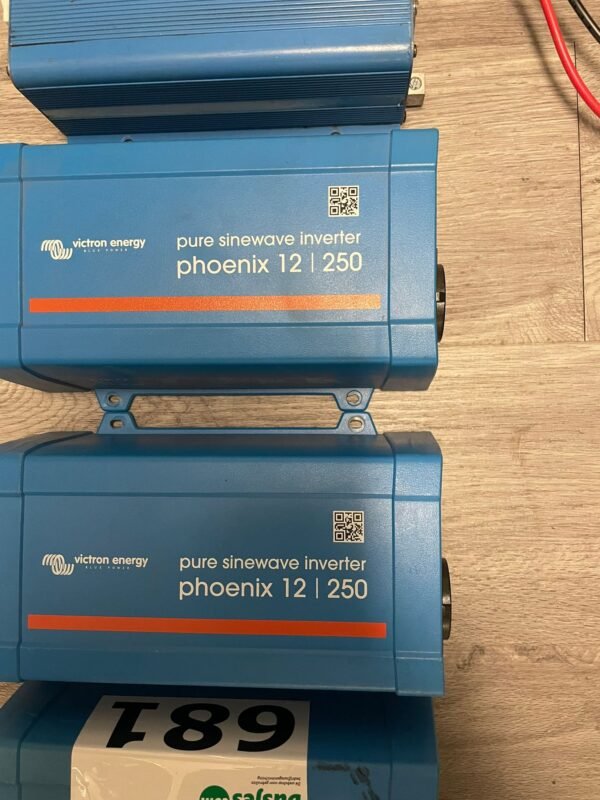 Gebruikte Victron omvormers 7x | nr 681 | getest - Afbeelding 6
