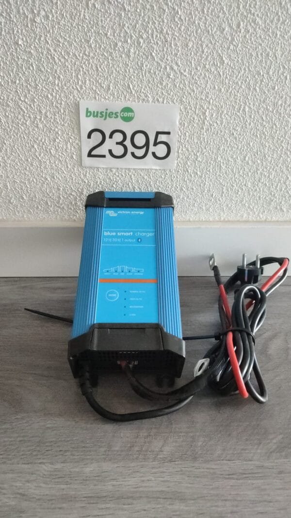 Victron Blue Smart IP22 lader 12/30 (1) | gebruikt | 2395