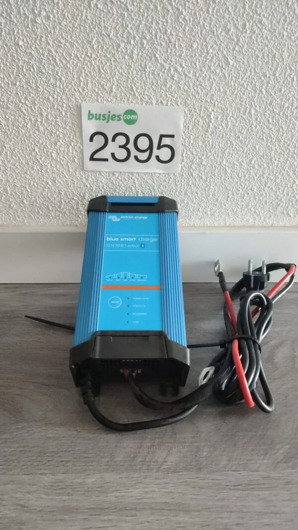 Victron Blue Smart IP22 lader 12/30 (1) | gebruikt | 2395