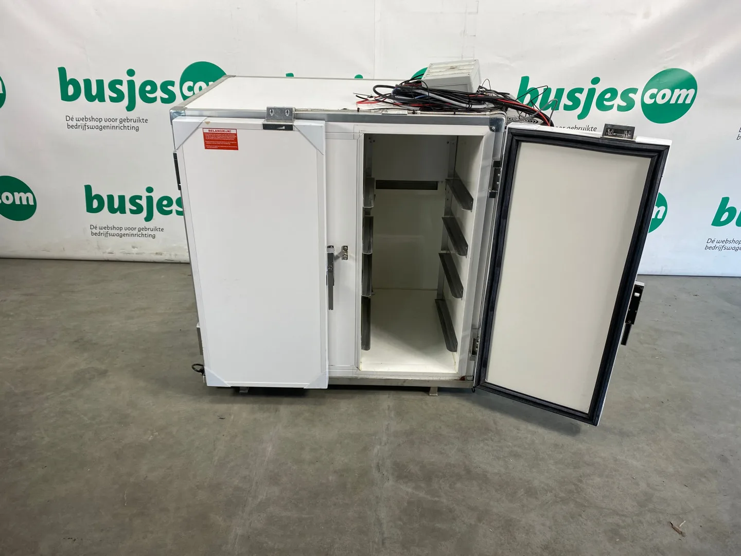 Gebruikte Universele Koeling 12V/230V (nr 1408) - Afbeelding 7